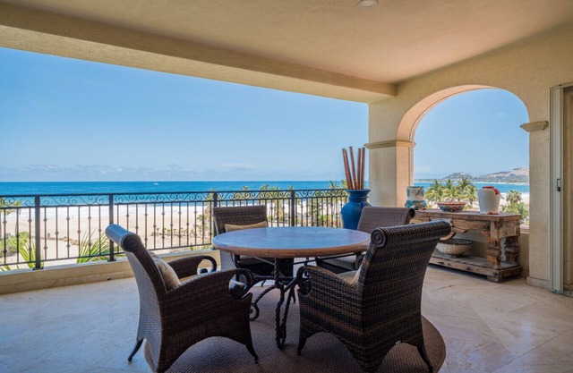 Amazing Las Mananitas Amenities and Location