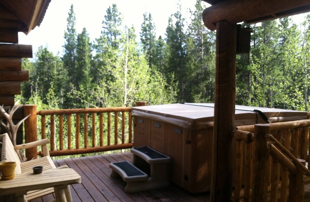 Amazing Mtn Log Cabin, Hot Tub, Secluded, near Breckenridge! Serene Awesomeness