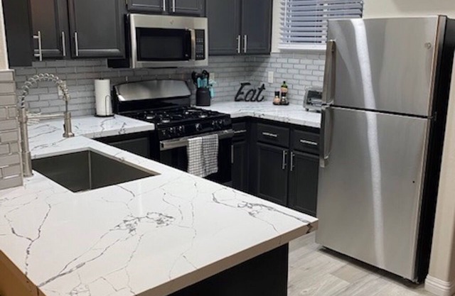 AMAZING newly renovated condo near LV strip!