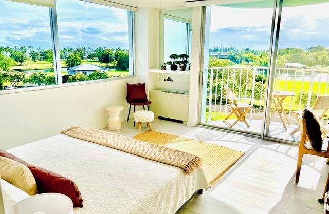 Amazing Ocean & Park Views - Pool & AC