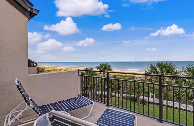 AMAZING OCEAN VIEWS AMELIA BEACHWALKER BUILDING CLOSEST TO SAND-4 BR 3B PET-ASK