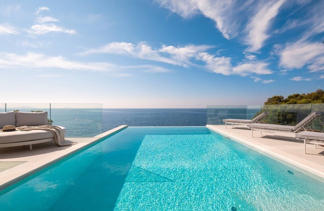 Amazing Seafront Croatian Villa | 5 Bedrooms | Villa Primosten Pearl