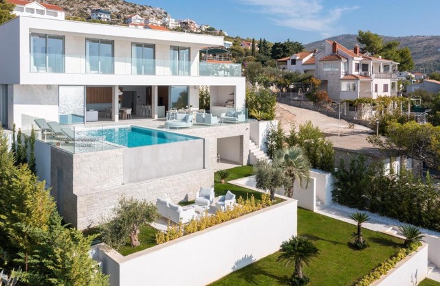 Amazing Seafront Croatian Villa 5 Bedrooms Villa Primosten Pearl Phenomenal Sea Views & Private Infinity Pool