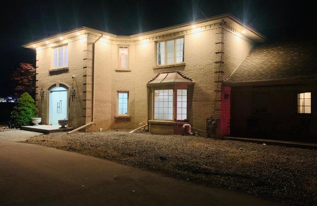 Amazing Unique House in Richmond Hill