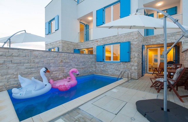 Amazing villa Miri just 5m from the sandy beach