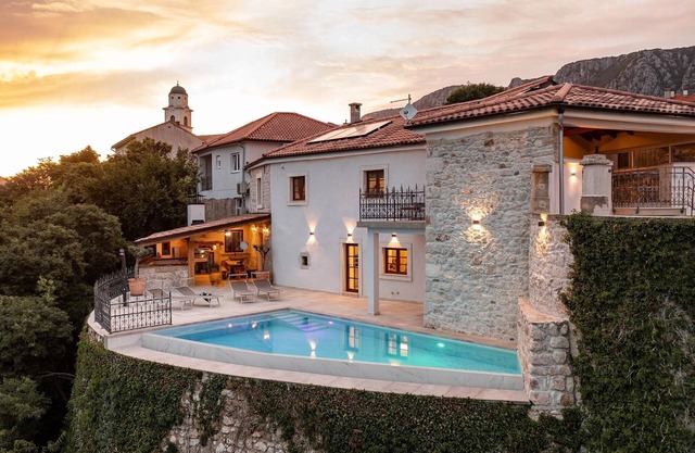 Amazing villa with pool, wellness and stunning view