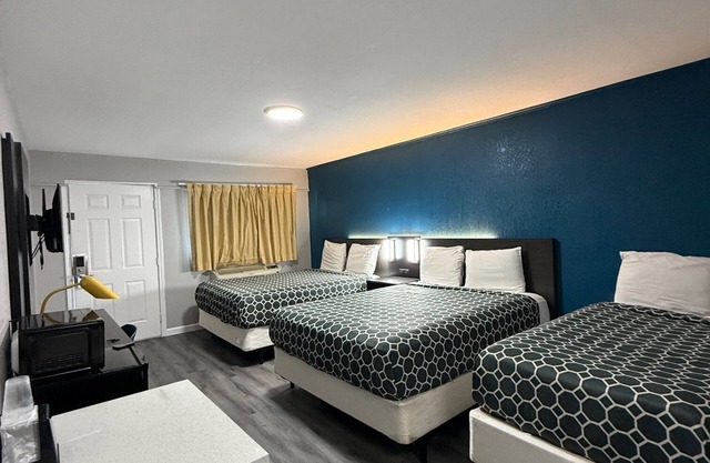 American Inn And Suites