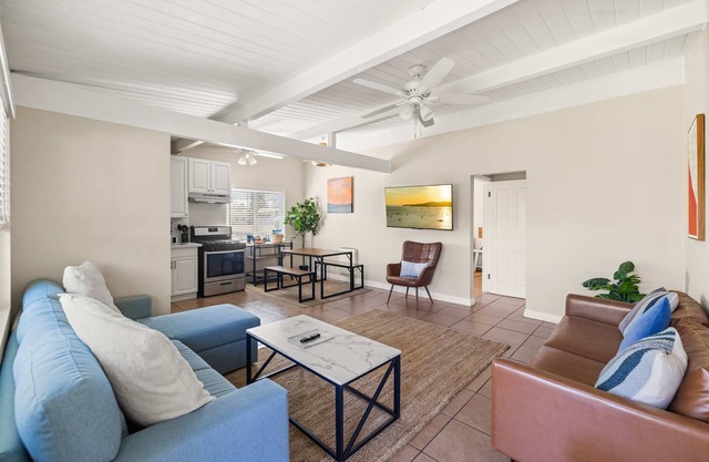 American Riviera Oasis Close to Beach and Downtown