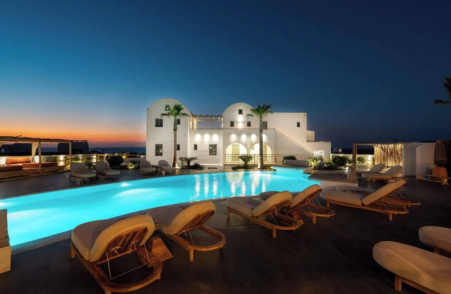 Amethyst Luxury Suites - Oia Family Suite