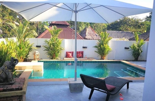 Amintra 5 Pool Villa. 3 bedroom seaview villa with easy access to all amenities