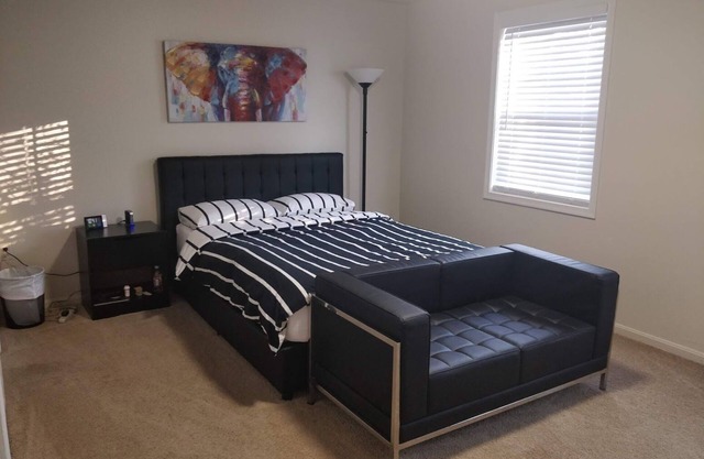 An Urban Townhouse in Silver Spring. Very Close to DC