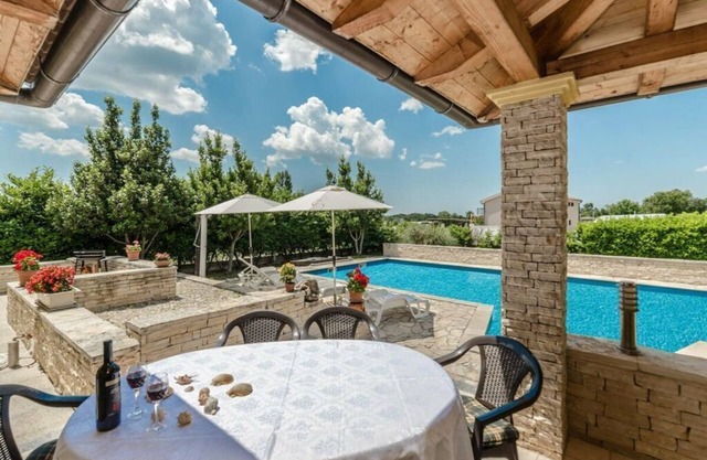 Ana with pool near Zadar