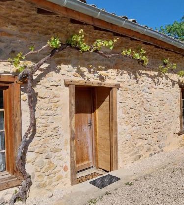 Ancienne dépendance pierre et bois