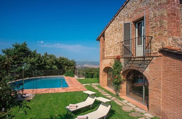 Ancient stone and brick farmhouse set on high hills enjoying a wonderful view over the city of Arezz