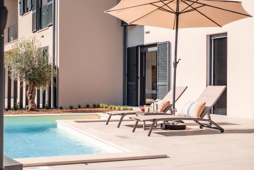 Andrea Deluxe Apartment with Pool