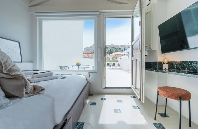 Andrianou Studio with Terrace