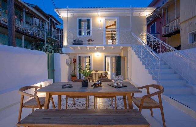 Angestrale Traditional Residence
