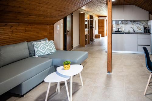 ANGO Secont Floor Apartment