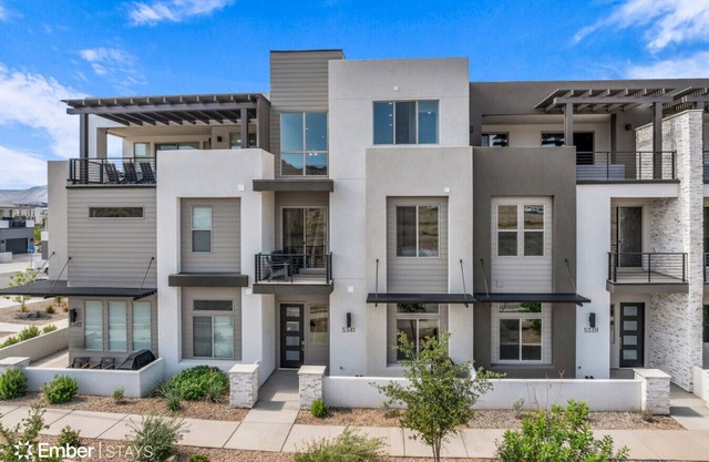 Anna Cabana (by Ember Stays) in Desert Color