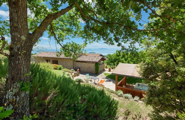 Antiche Pietre 10, Emma Villas