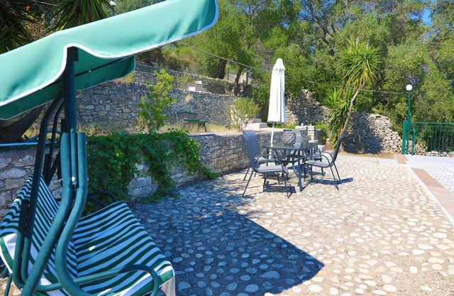 Antigoni Villa Tria in Longos