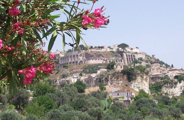 Antique palazzo with an original atmosphere, sea view