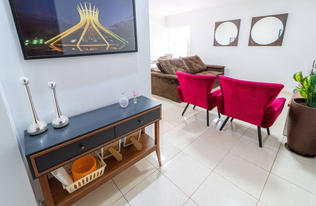 AP 85m2, 2Qts W/Suite, Full Kitchen, Wi-fi 500MB, Garage, Service Area