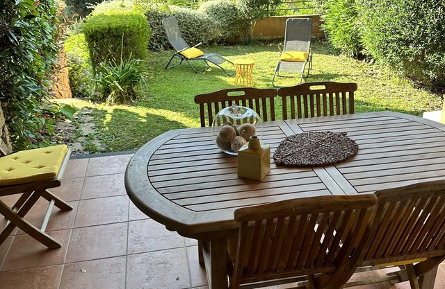 Apappartement à 100 m du Bord DE MER Avec Jardin Privé
