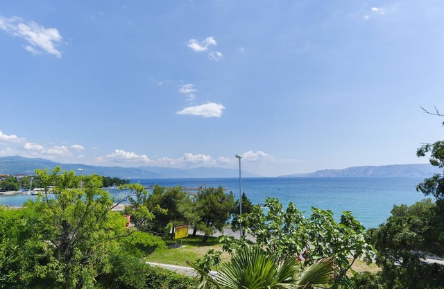 Apartments Jadrana (61711-A1) - Novi Vinodolski (Crikvenica)