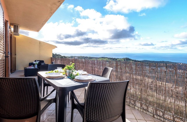 Apartment 'Costiero' with Sea View, Private Terrace and Air Conditioning