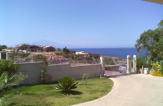 Apart In Villa By The Sea View Etna