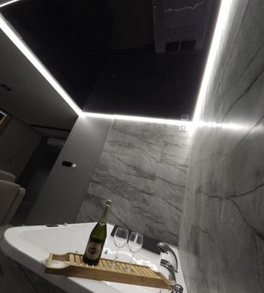 Apartament w Centrum z Jacuzzi, prywatny parking klimatyzacja 3