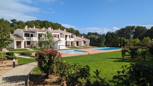 Apartamento com terraços privativos em resort de luxo