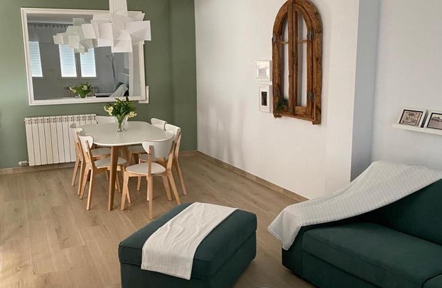 Apartamento completamente reformado en el casco antiguo con vistas al rio