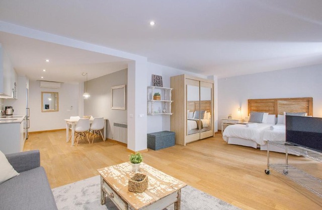 Apartaments Catedral – Baltack Homes