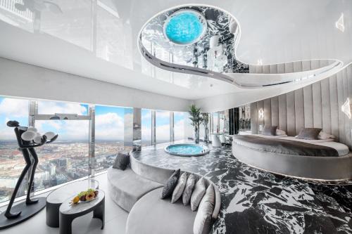 Apartamenty Sky Tower z Jakuzzi Przy Oknie