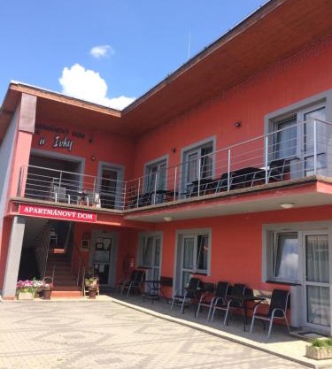 APARTMÁNOVÝ DOM U IVKY Bešeňová štúdiá