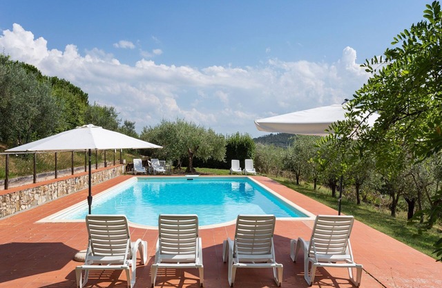 Apartment with pool in Barberino Val d'Elsa