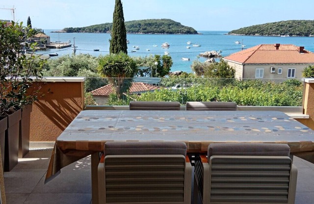 Apartman Twins 2 by Villas Guide