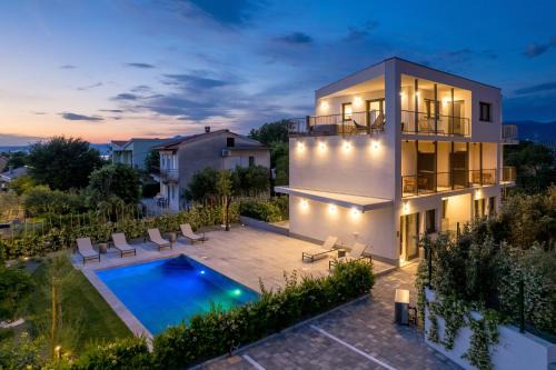 Apartmani Vila Mara M 1 heated pool