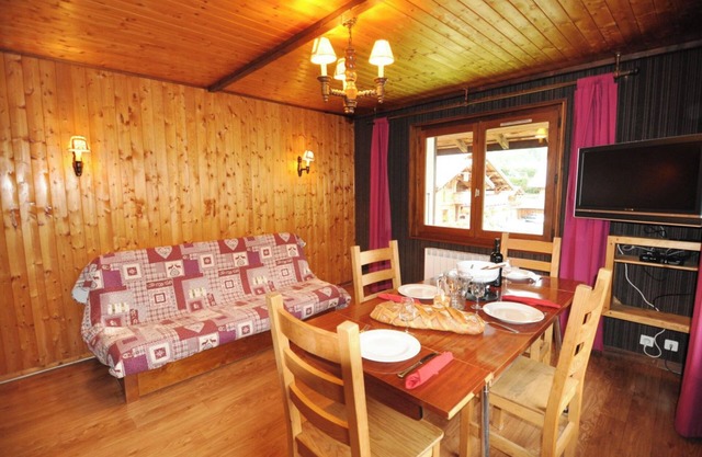 Apartment 'Le Mont De Grange' with Mountain View and Balcony