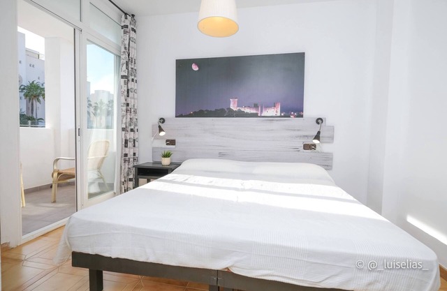 Apartment with terrace and sea view