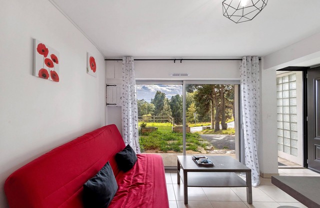 Apartment 'Cosy 1 Bedroom in Font' with Mountain View, Shared Garden and Balcony