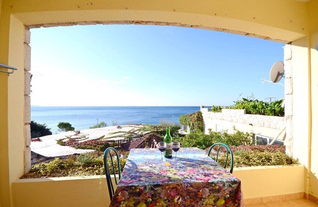 Apartments Marija (34031-A3) - Ivan Dolac - island Hvar