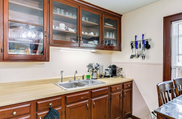 Apartment > 1 Mi to Buffalo Botanical Gardens!