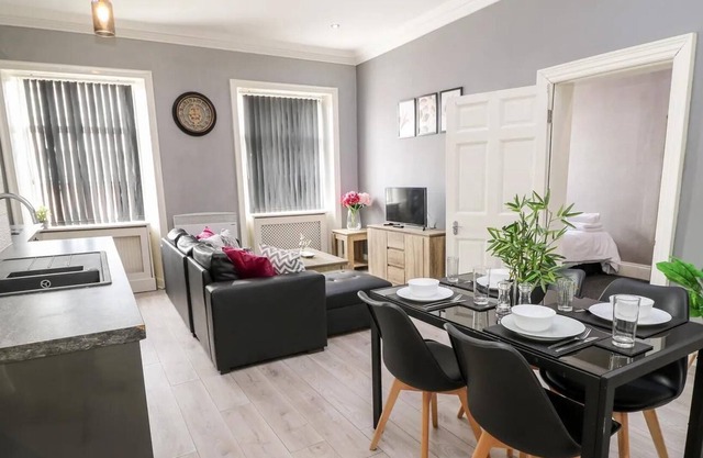 Apartment 10, 18 SJN