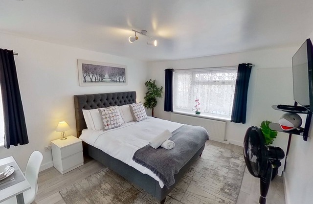 Apartment 3 - Symons House