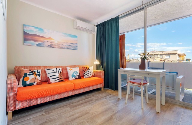 Apartment 'Africa Near The Beach' with Private Terrace, Wi-Fi and Air Conditioning