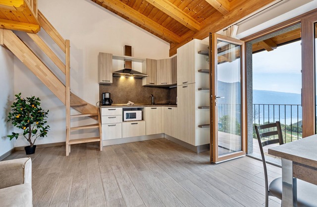 Apartment "Agriturismo Bocca Nevese Betulla" with Lake View, Garden & Wi-Fi