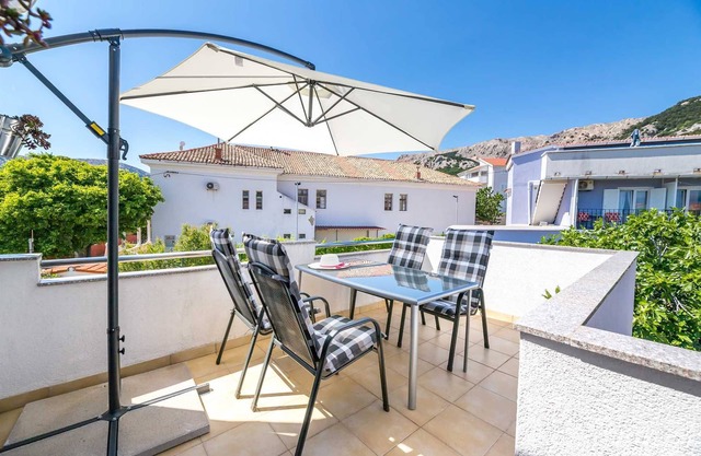 Apartment Ana in Baska center